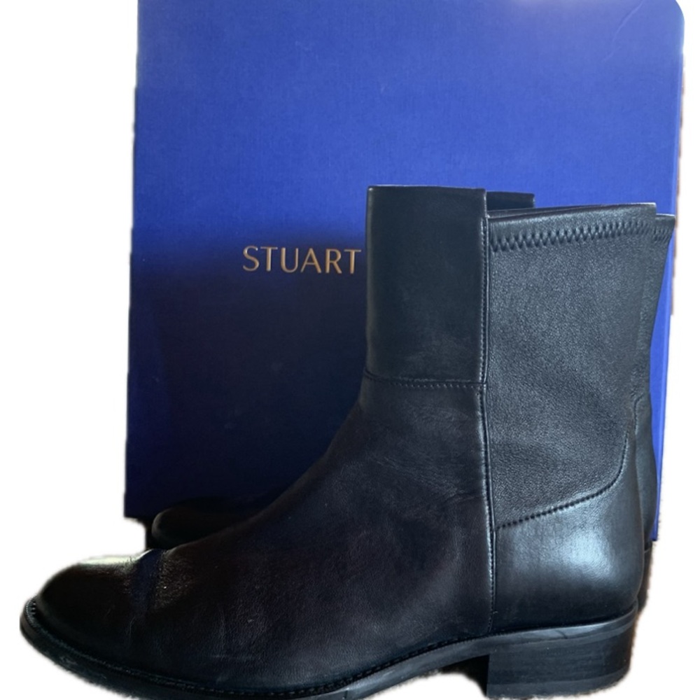 STUART WEITZMAN new with box! Size 6